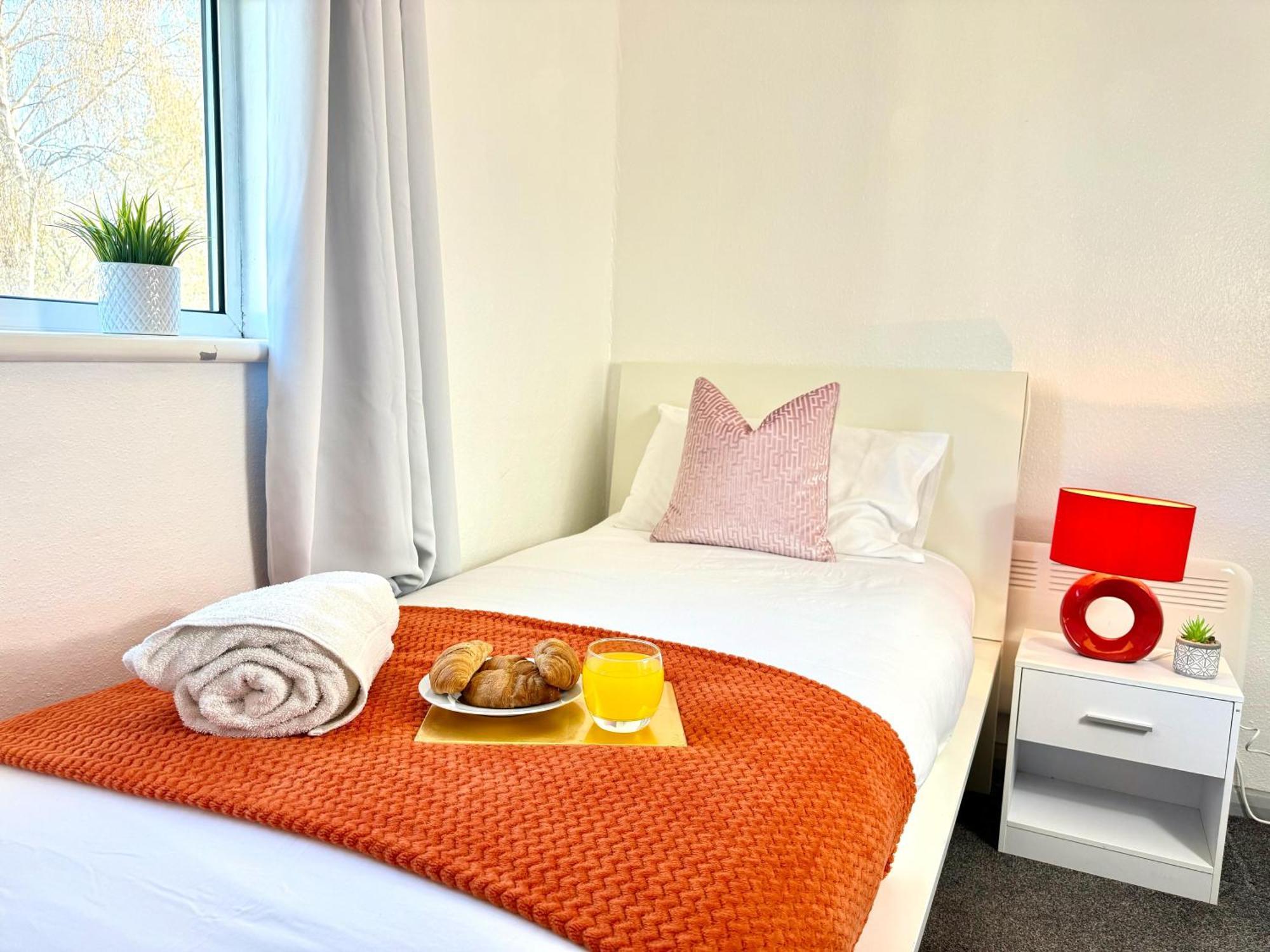 Stylish 3-Bedroom House With Garden & Free Parking'S, Prime Location With Private Garden Kidlington Ngoại thất bức ảnh