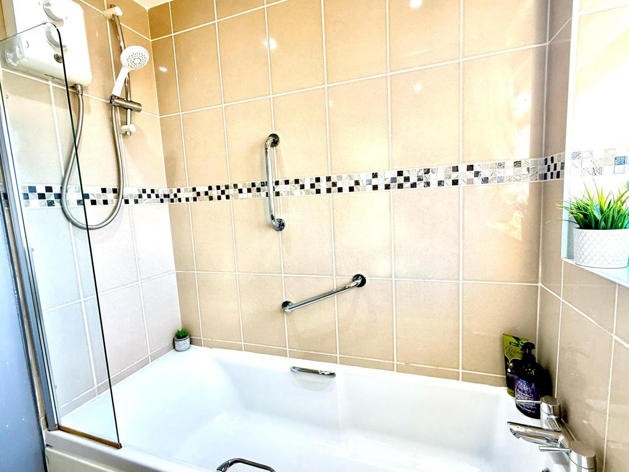 Stylish 3-Bedroom House With Garden & Free Parking'S, Prime Location With Private Garden Kidlington Ngoại thất bức ảnh